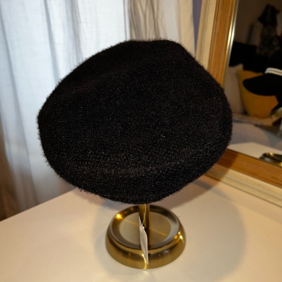 SOLD - Women’s Black Hat / Classic Fisherman Style Cap - Picture 2 of 8